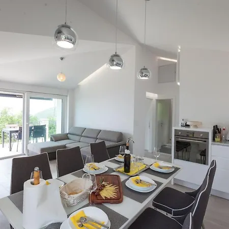 Retro Fusion A Luxury In *