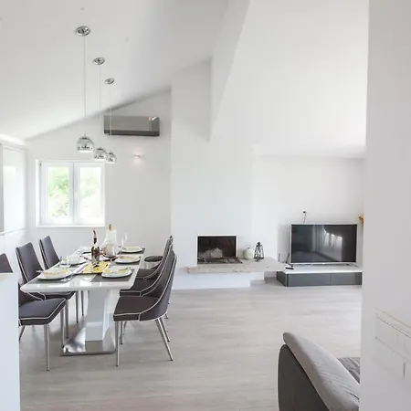 Retro Fusion A Luxury In * Tučepi